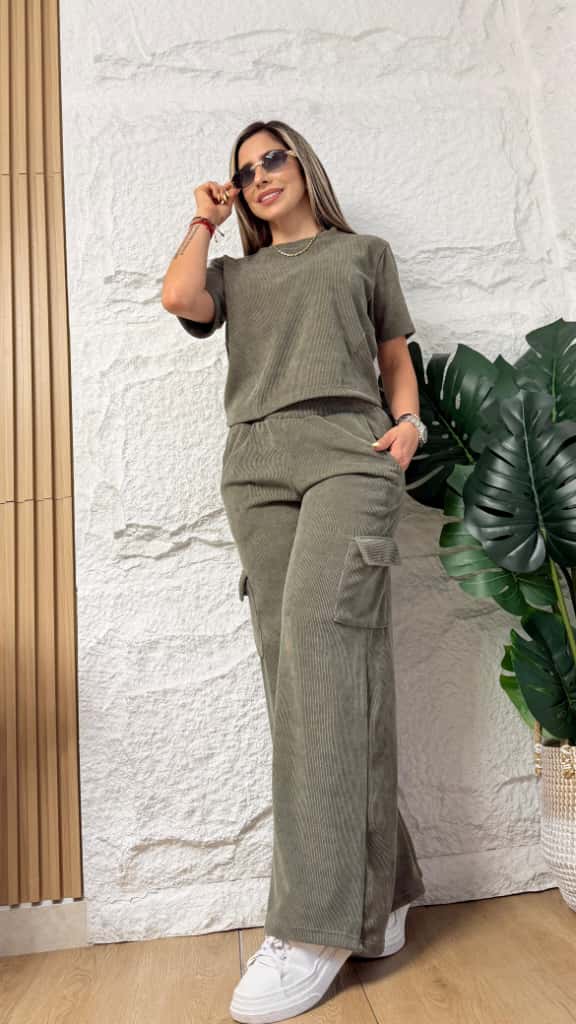 💖 CONJUNTO CORDUROY CON 50% OFF ¡ÚLTIMAS UNIDADES DISPONIBLES!